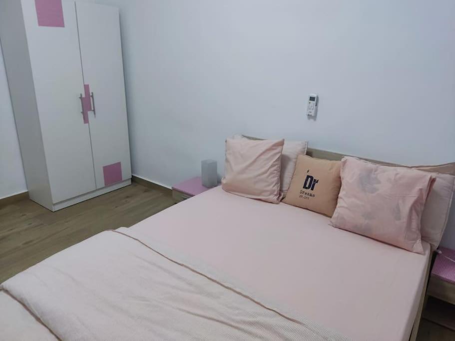 Superbe Appartement Avec Parking Gratuit Et Garde Дакар Экстерьер фото